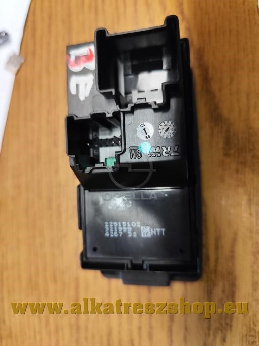 Opel Insignia ablakemelő kapcsoló egyes. Jobb első, jobb hátsó, bal hátsó 2. kép