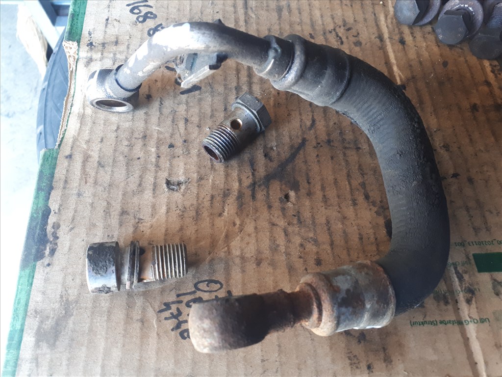 Audi A4 (B6) 1.8T , AVJ,  turbó olajzó csavarjával 06B 121 497 F 06b121497f 3. kép