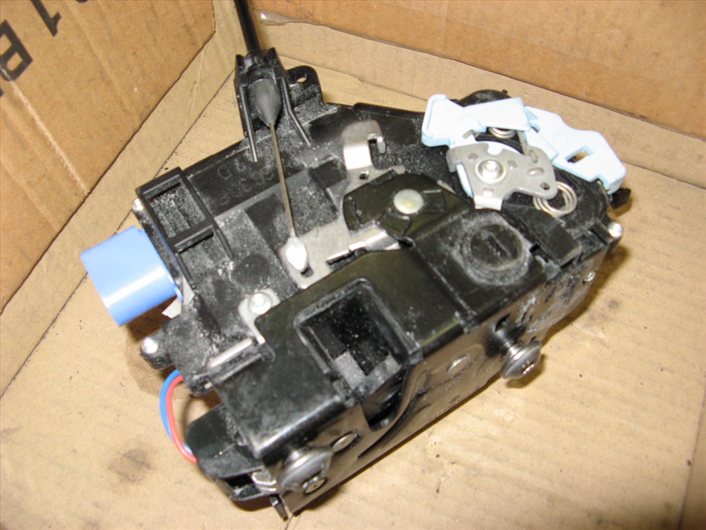 Skoda Octavia II jobb hátsó ajtózár eladó 1. kép