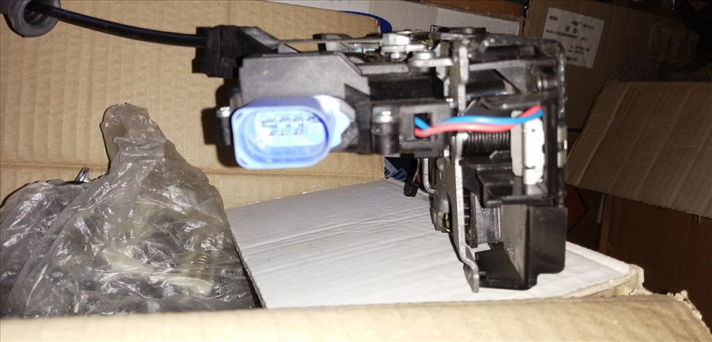 Skoda Octavia II jobb hátsó ajtózár eladó 5. kép