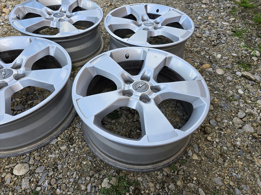 18-as,5x115-ös újszerű gyári Opel alufelni 3. kép