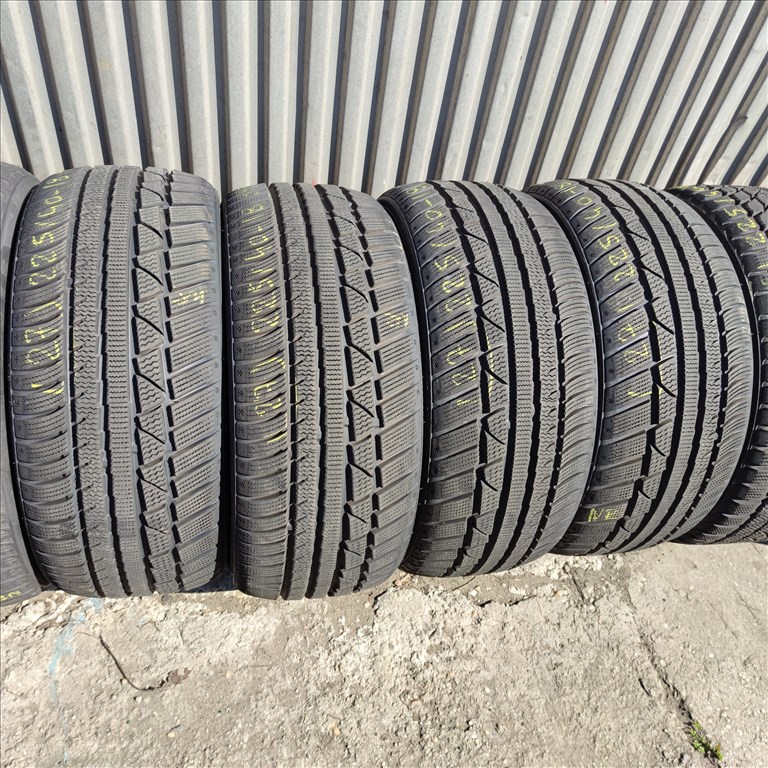225/40 R18 Stratos téli gumi 99500ft a 4db/27/ 5. kép