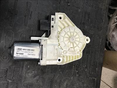 Audi A4 (B8 - 8K) jobb első ablakemelő motor  8k0959802