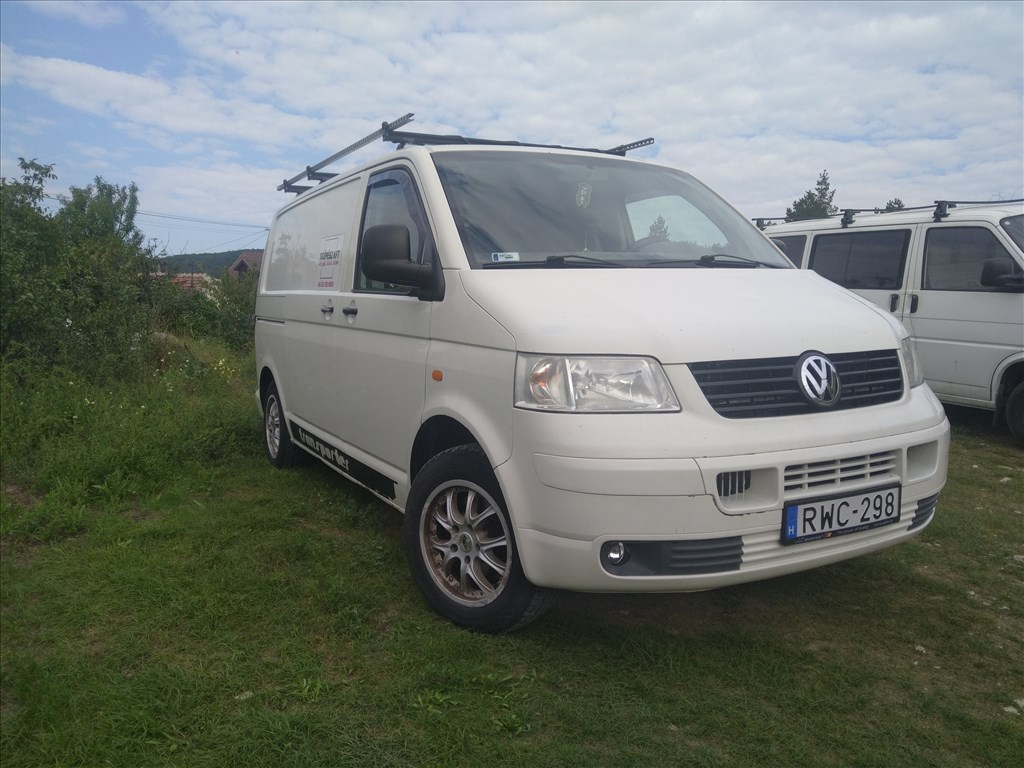 Eladó Volkswagen Transporter T5 haszonjármű 2. kép