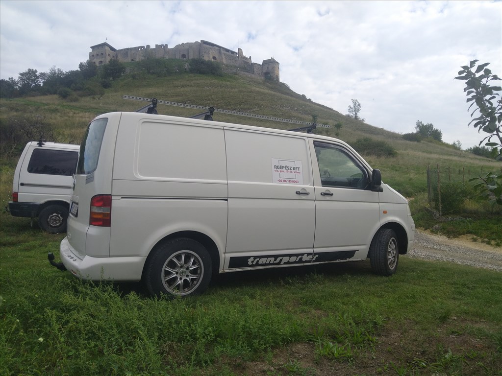 Eladó Volkswagen Transporter T5 haszonjármű 3. kép