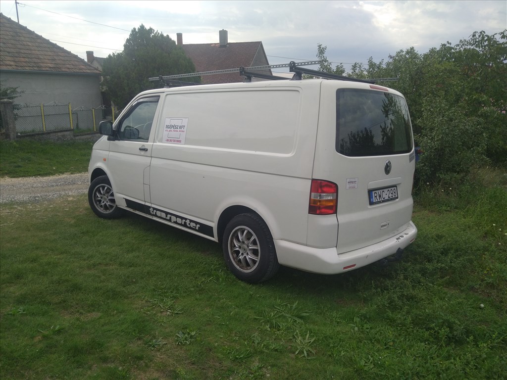 Eladó Volkswagen Transporter T5 haszonjármű 4. kép