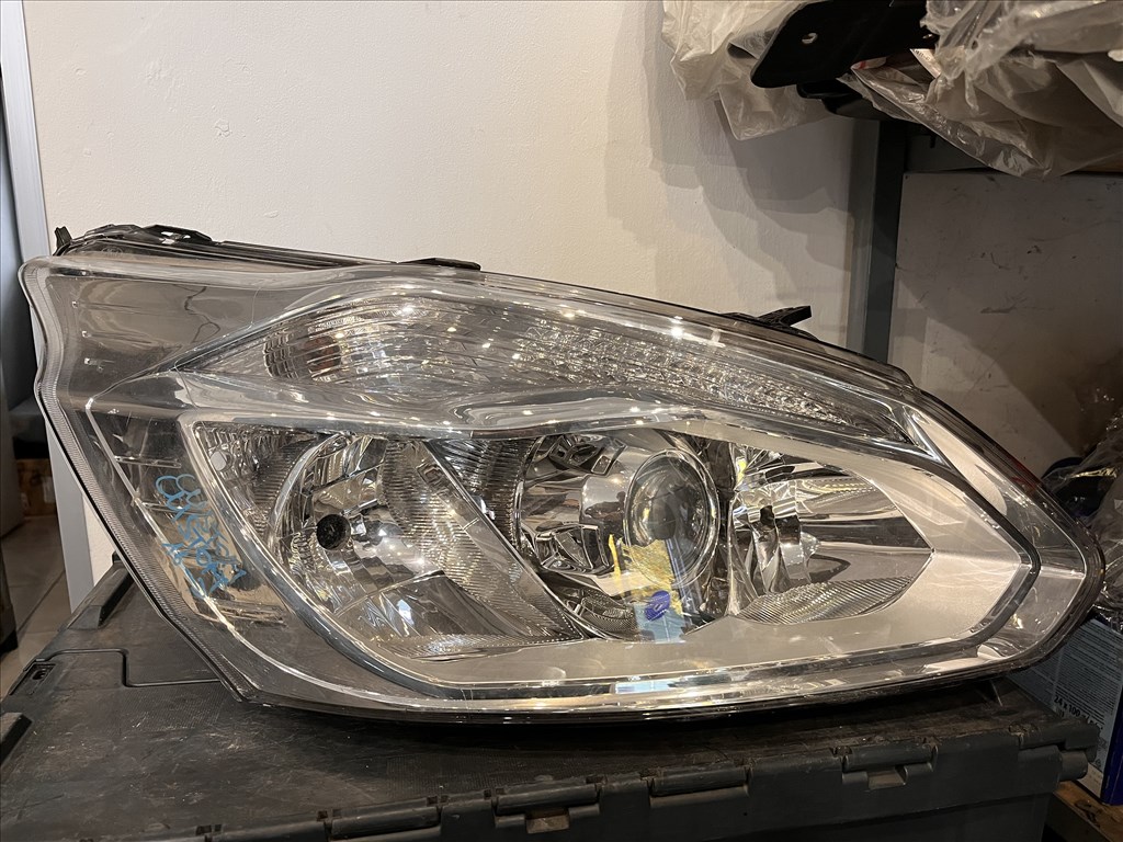 Ford Transit Custom Jobb első fényszóró gk2113d152ba 1. kép