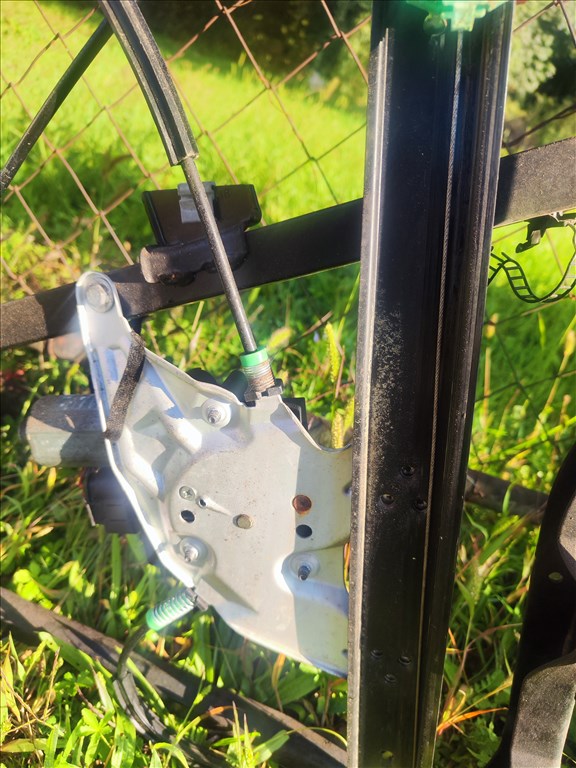 Audi A6 C5 ablakemelő szerkezet üveg 1997-2004 2. kép