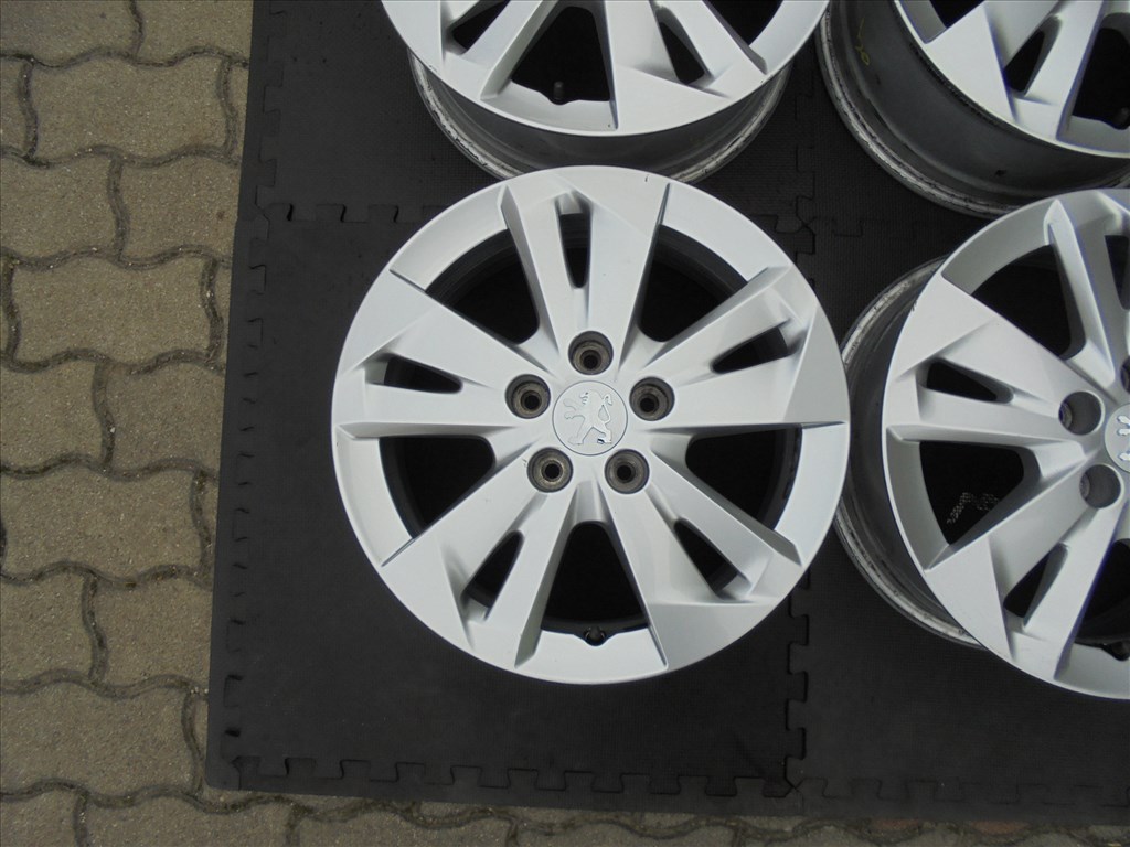 16-os 5 x 108-as újszerű gyári Peugeot alufelni eladó 3. kép