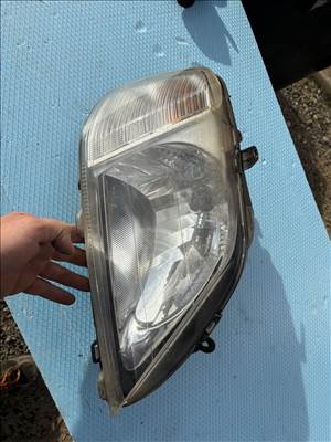 Dacia Logan I Jobb első fényszóró 