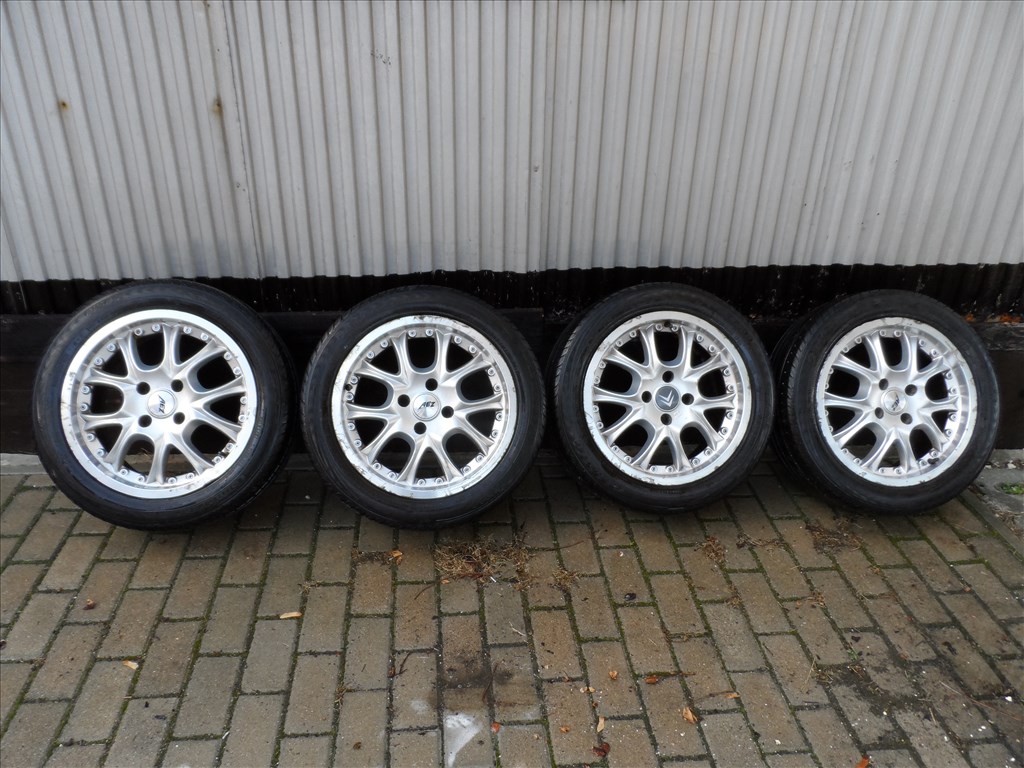  4x108 lyukosztású 16" használt Aez alufelni, rajta 205/50 használt Comforser nyári gumi gumi  1. kép