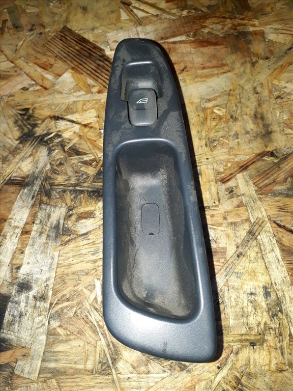 Volvo V40 Jobb Hátsó Ajtó Behúzó  Ablakemelõ Kapcsoló 30889759 1. kép