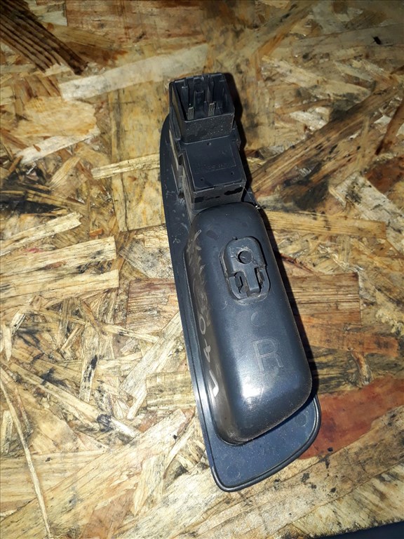 Volvo V40 Jobb Hátsó Ajtó Behúzó  Ablakemelõ Kapcsoló 30889759 2. kép