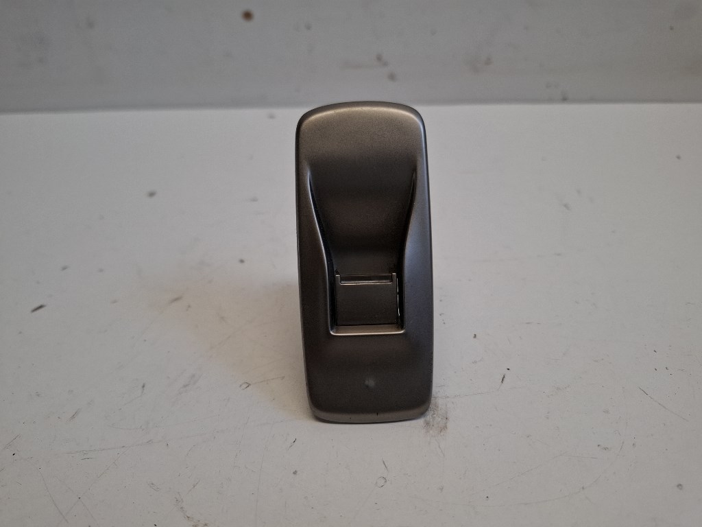 Jaguar XF (X250) bal hátsó ablakemelõ kapcsoló 8X2314717AB 1. kép