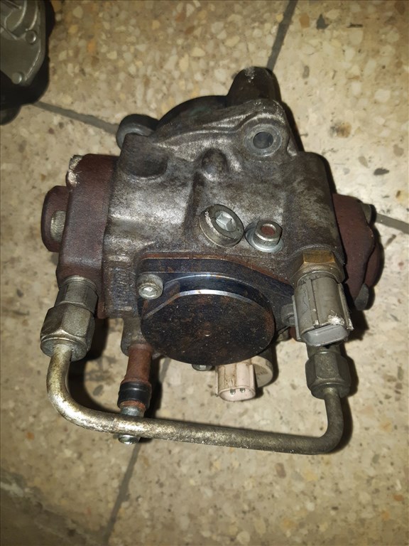 Ford Transit 06-13 Magasnyomású Szivattyú 6C1Q-98395-AE 3. kép