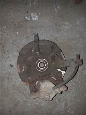 Suzuki Swift III 04-10 Bal Első Csonkállvány Kerékaggyal  Féknyereg