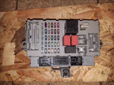 Fiat Punto II Biztosítéktábla / Relé Tábla 51735172 NPL