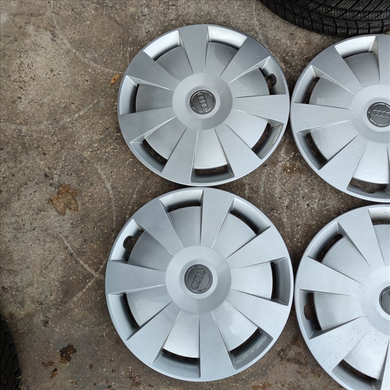 16-os Gyári Audi dísztárcsa 25000ft a 4db/11/ 1. kép