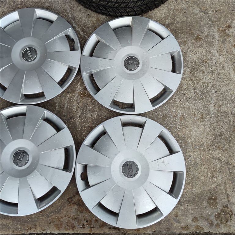 16-os Gyári Audi dísztárcsa 25000ft a 4db/11/ 2. kép