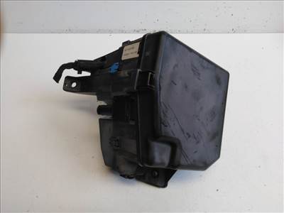 Toyota Yaris (XP90) biztosítéktábla motortér 821110DT90