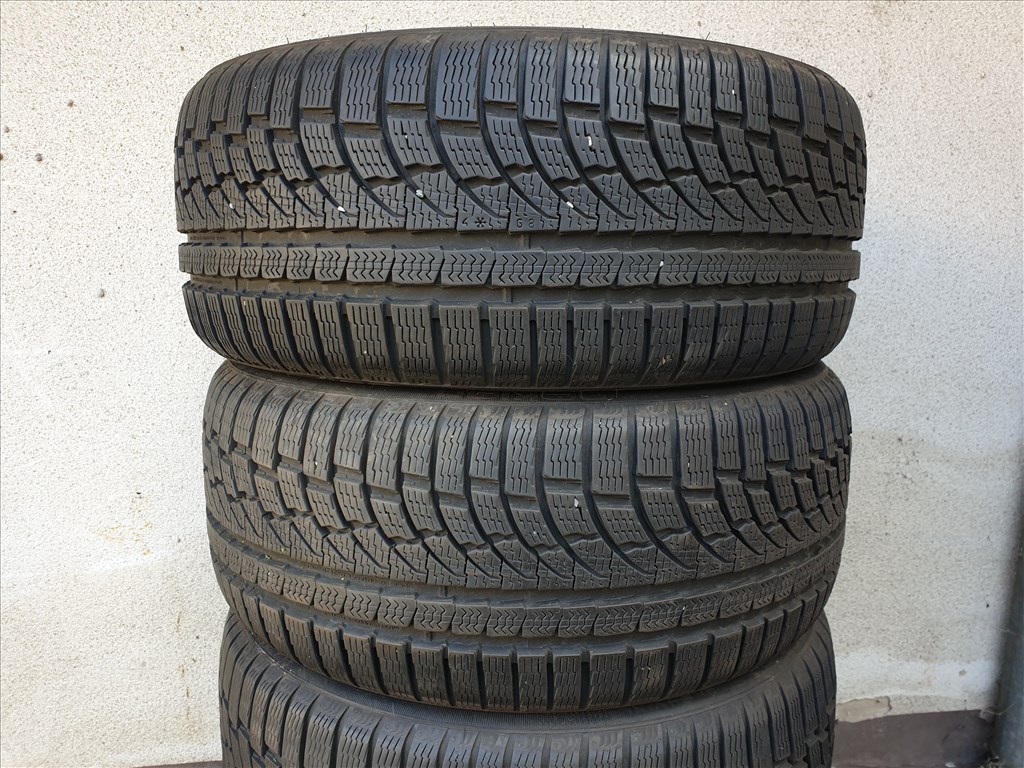  225/40 18 Nokian WR A4 1. kép