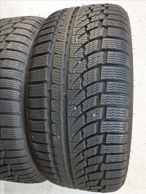  225/40 18 Nokian WR A4 4. kép