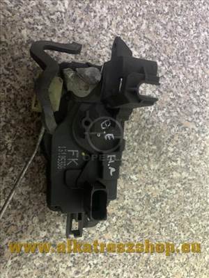 Opel Astra H - Zafira B bal első ajtózár-- zárszerkezet - betét 13105936 FK