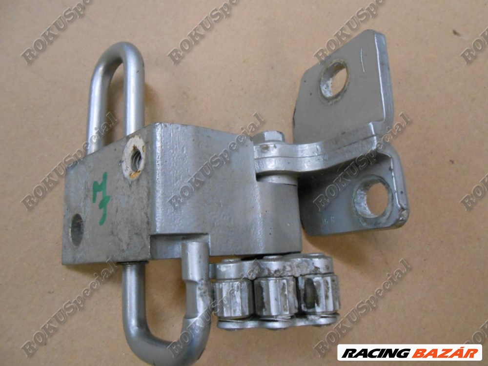 VW Passat B6 Ajtózsanér Jobb első, alsó  3C0831412C 2. kép
