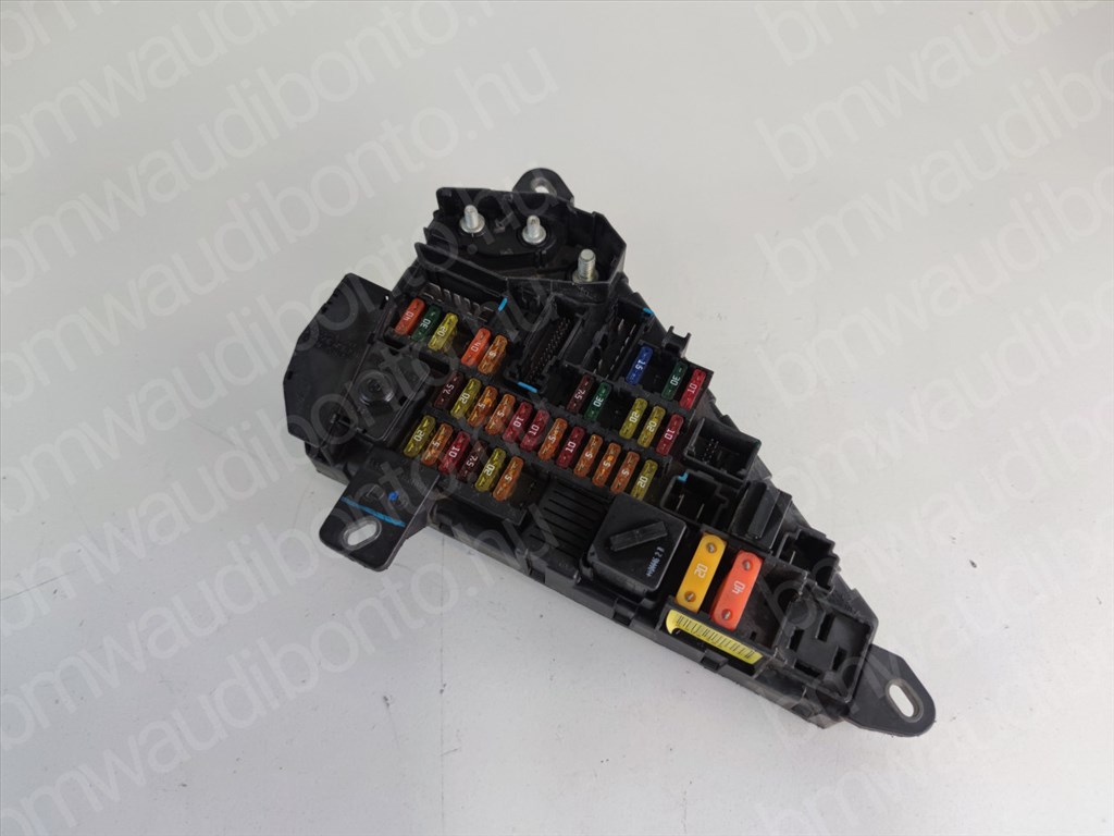 BMW 5 (E60) Biztosítéktábla (csomagtér) (6906588, 61146906588, 61146906618, 61149138830) 1. kép