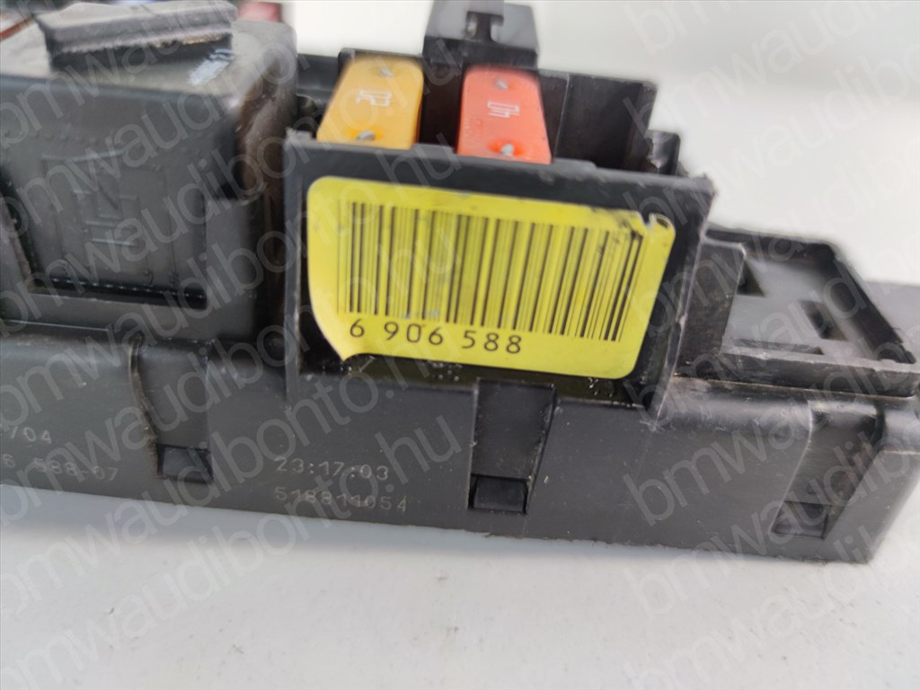 BMW 5 (E60) Biztosítéktábla (csomagtér) (6906588, 61146906588, 61146906618, 61149138830) 2. kép