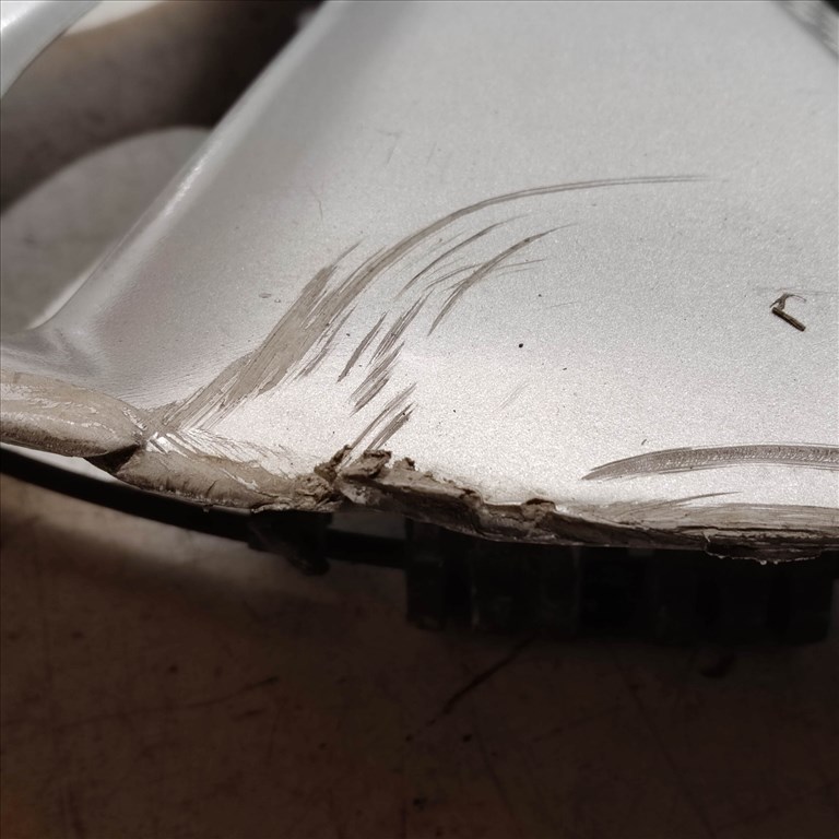 209533 Citroen C3 2010-2016 15"-os dísztárcsa (1db) a képen látható állapotban 9686533680 4. kép