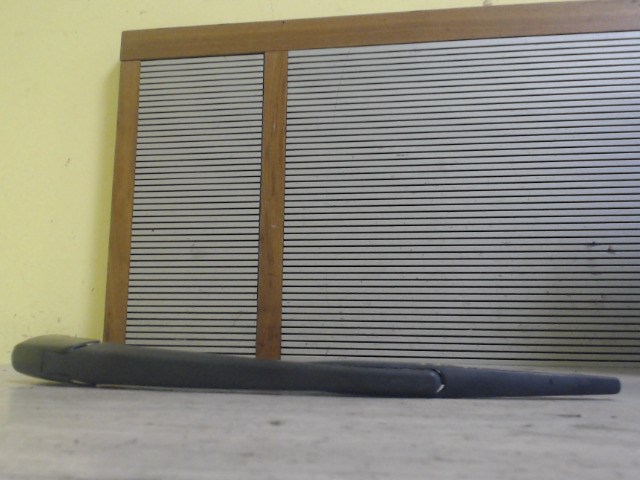 SUZUKI SWIFT 05-10 Ablaktörlő kar hátsó 1. kép