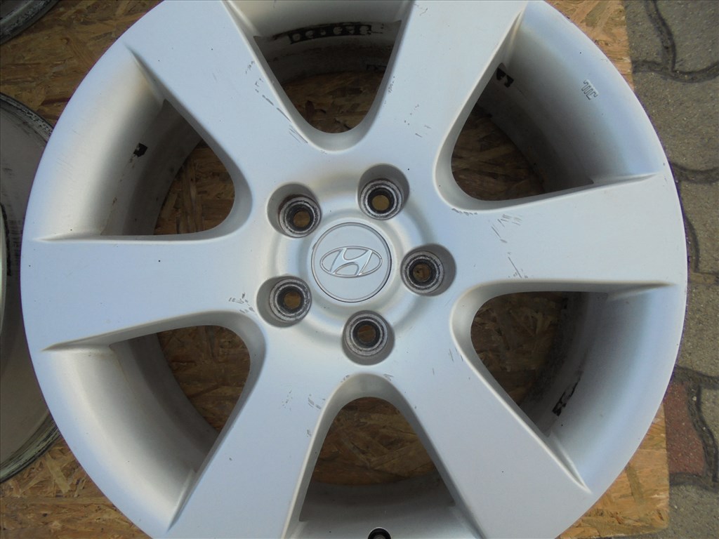 18-as Hyundai gyári alufelni eladó 6. kép