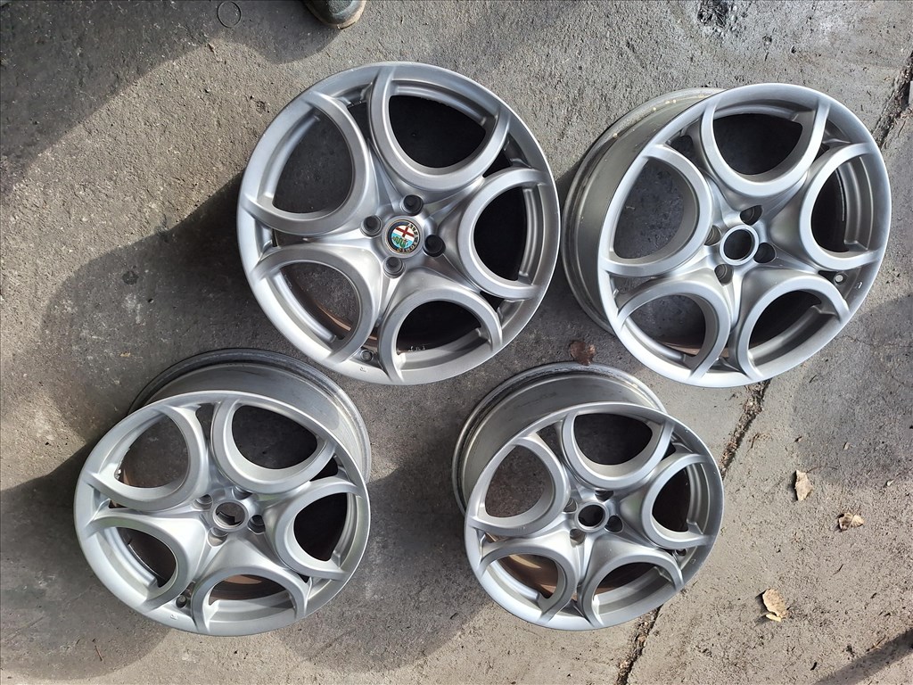  17" ALFA ROMEO alufelni 2. kép