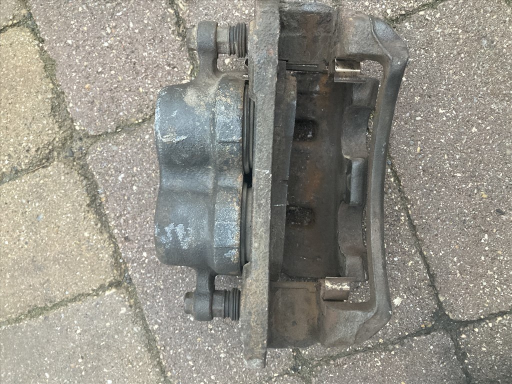 Chevrolet Captiva 2.0 Diesel első féknyereg 3. kép