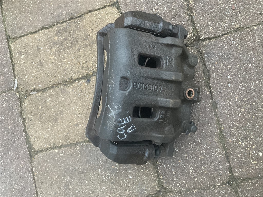 Chevrolet Captiva 2.0 Diesel első féknyereg 4. kép