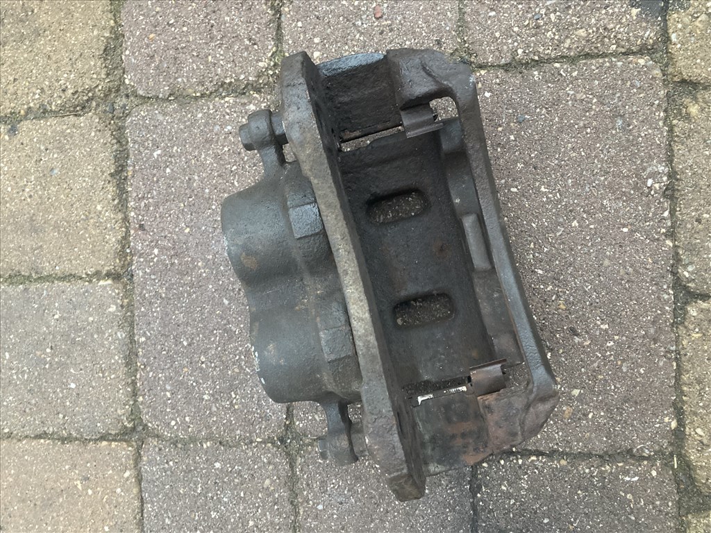 Chevrolet Captiva 2.0 Diesel első féknyereg 6. kép