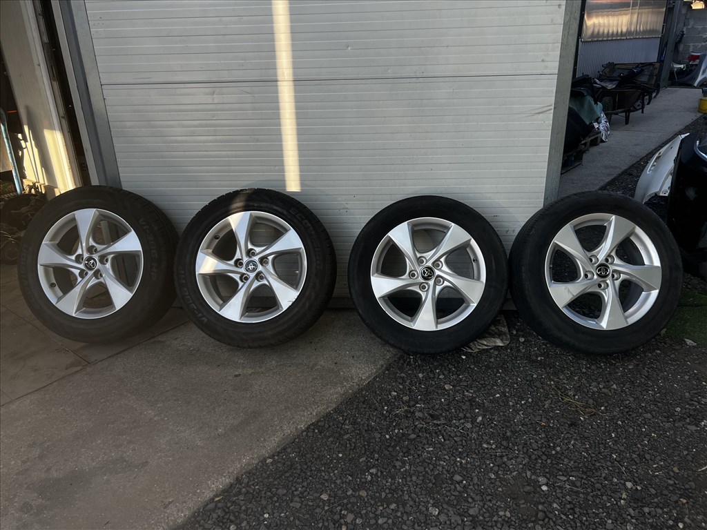  5x114.3 lyukosztású 6,5JJ 17" használt gyári alufelni 1. kép