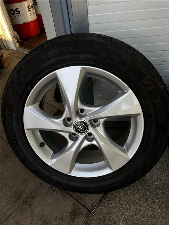  5x114.3 lyukosztású 6,5JJ 17" használt gyári alufelni 2. kép