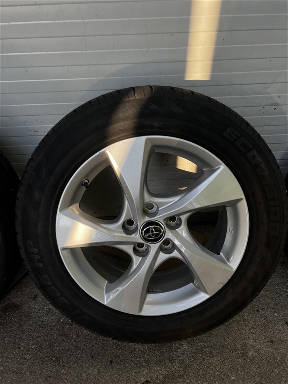  5x114.3 lyukosztású 6,5JJ 17" használt gyári alufelni 3. kép