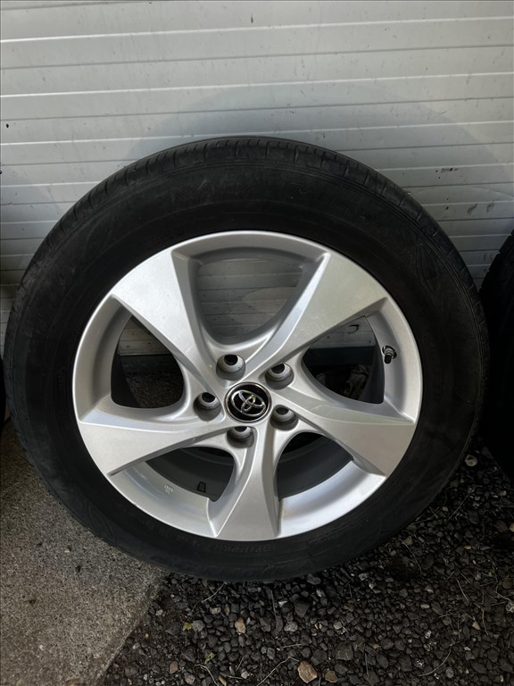  5x114.3 lyukosztású 6,5JJ 17" használt gyári alufelni 4. kép