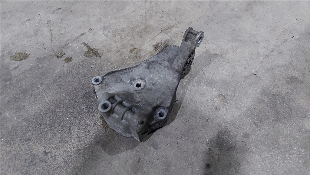 Iveco DAILY 06- 3.0 Generátor tartó bak konzol elem 0431 504115732 2. kép