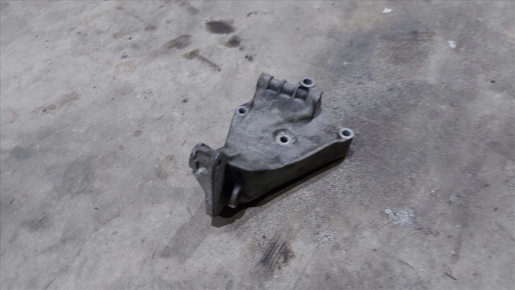 Iveco DAILY 06- 3.0 Generátor tartó bak konzol elem 0431 504115732 3. kép