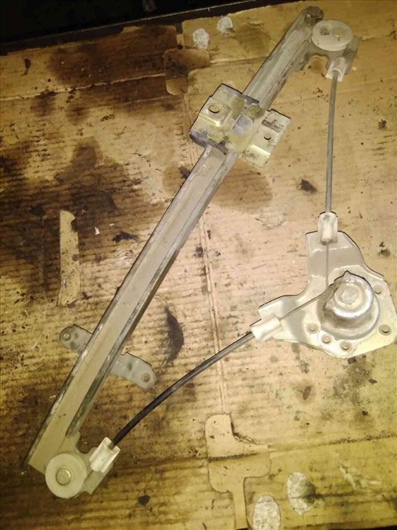 Suzuki Swift II 92-03 Bal Hátsó Ablakemelõ Szerkezet Mechanikus 2. kép