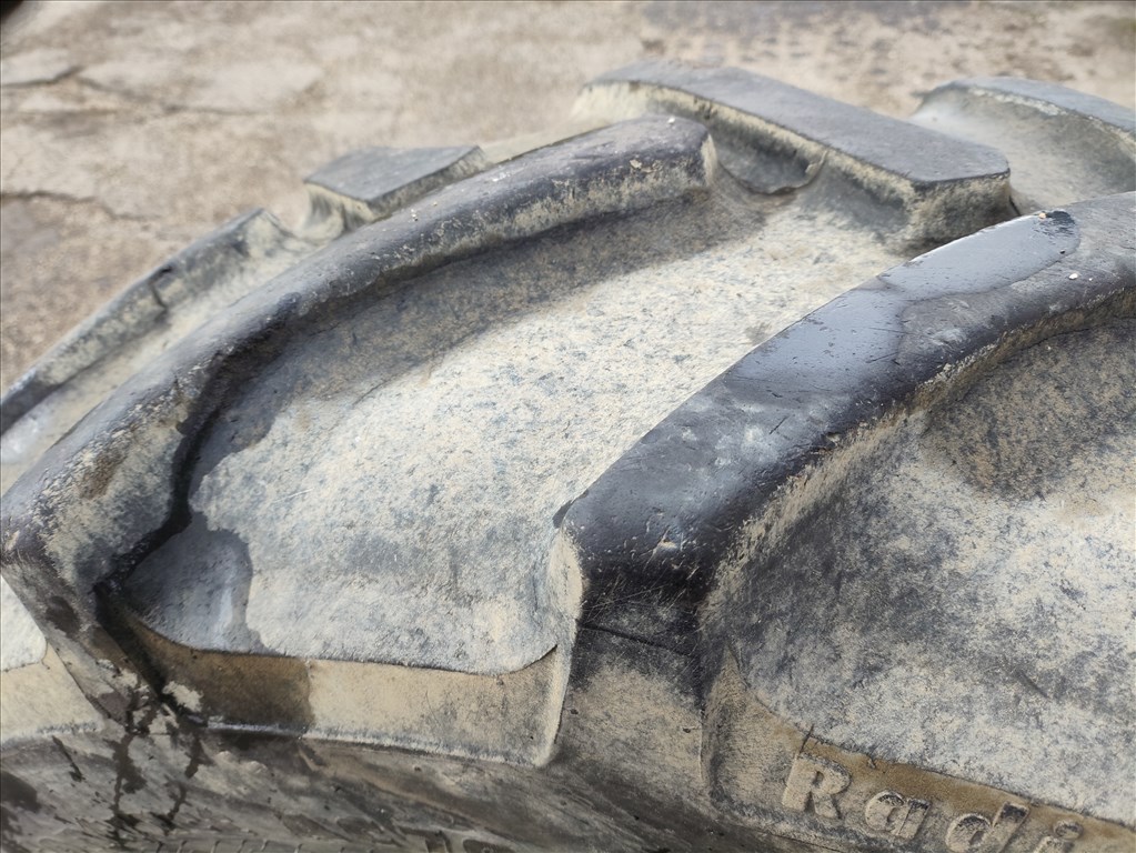 380/70 R24 használt Continental traktor gumi 380/70/24 380 70 R24 5. kép