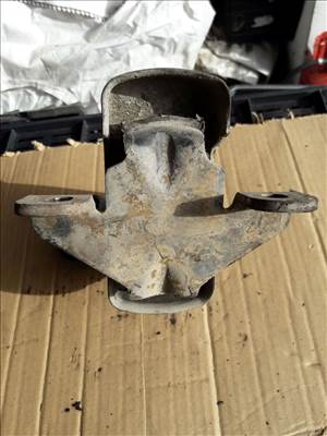 Opel Campo Motortartó Bak
