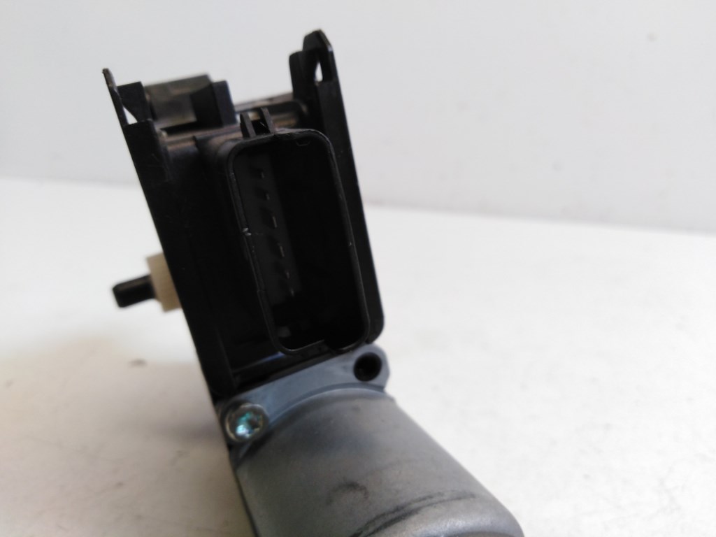 Hyundai I 40 bal hátsó ablakemelõ motor 834503Z010 5. kép