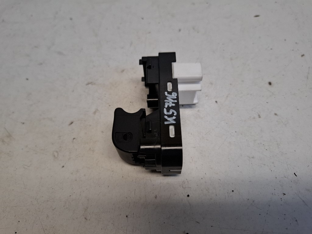 Mazda CX-3 jobb hátsó ablakemelõ kapcsoló 2. kép