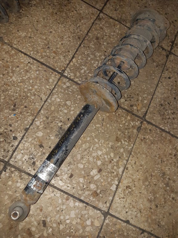 Audi A4 B5 Hátsó Lengéscsillapító  Rugó 1. kép