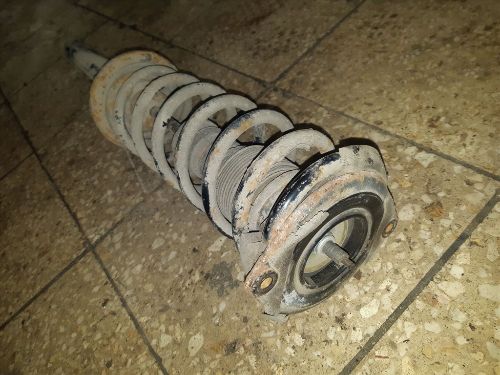 Audi A4 B5 Hátsó Lengéscsillapító  Rugó 2. kép